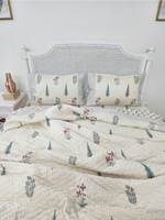 Load image into Gallery viewer, Woodsy Wishes - Block Printed Muslin Quilt (Cream Base)