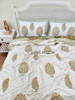 Load image into Gallery viewer, Sunehre Pal - Set of Quilt &amp; Bedsheet
