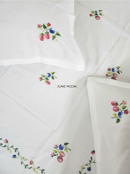 Cleo - Embroidered Bedsheet Set
