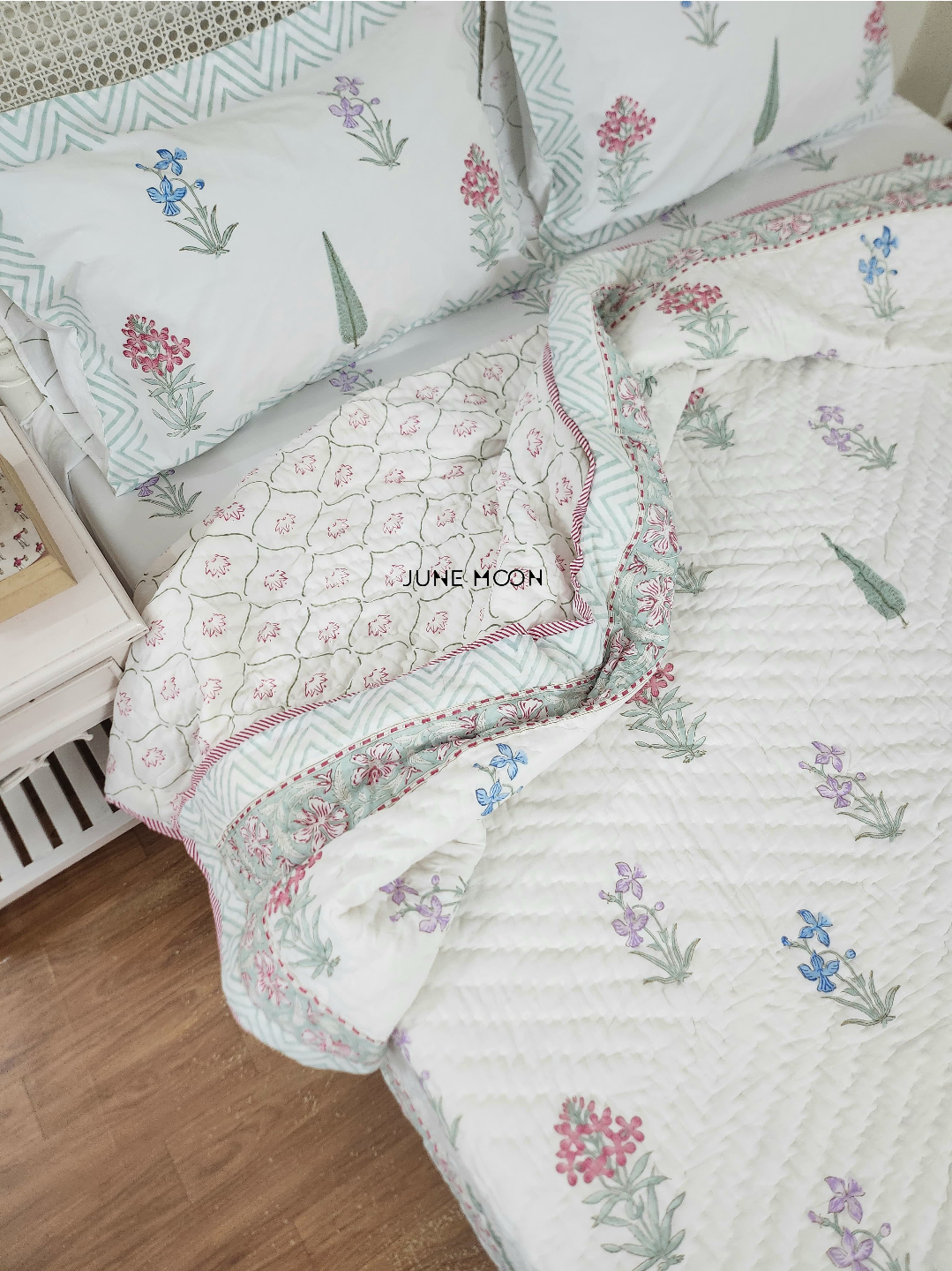 Sweet Hope - Set of Quilt &amp; Bedsheet