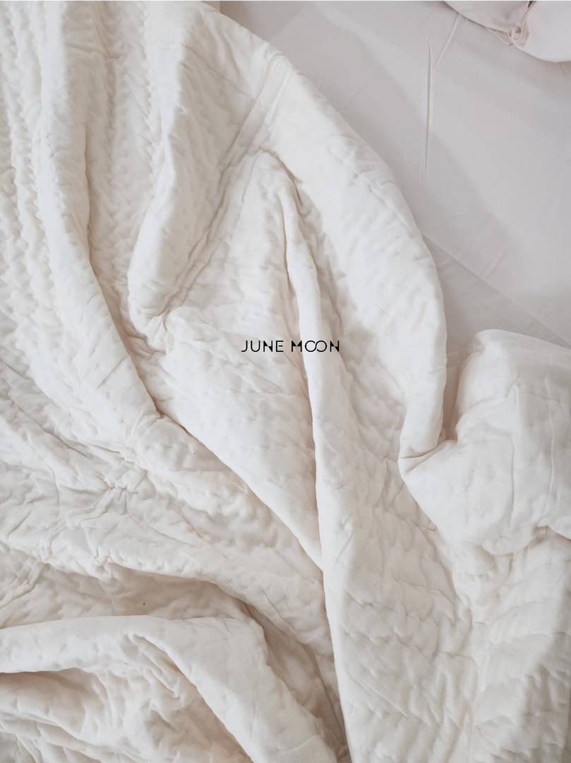 Serendipity - Set of Quilt & Bedsheet