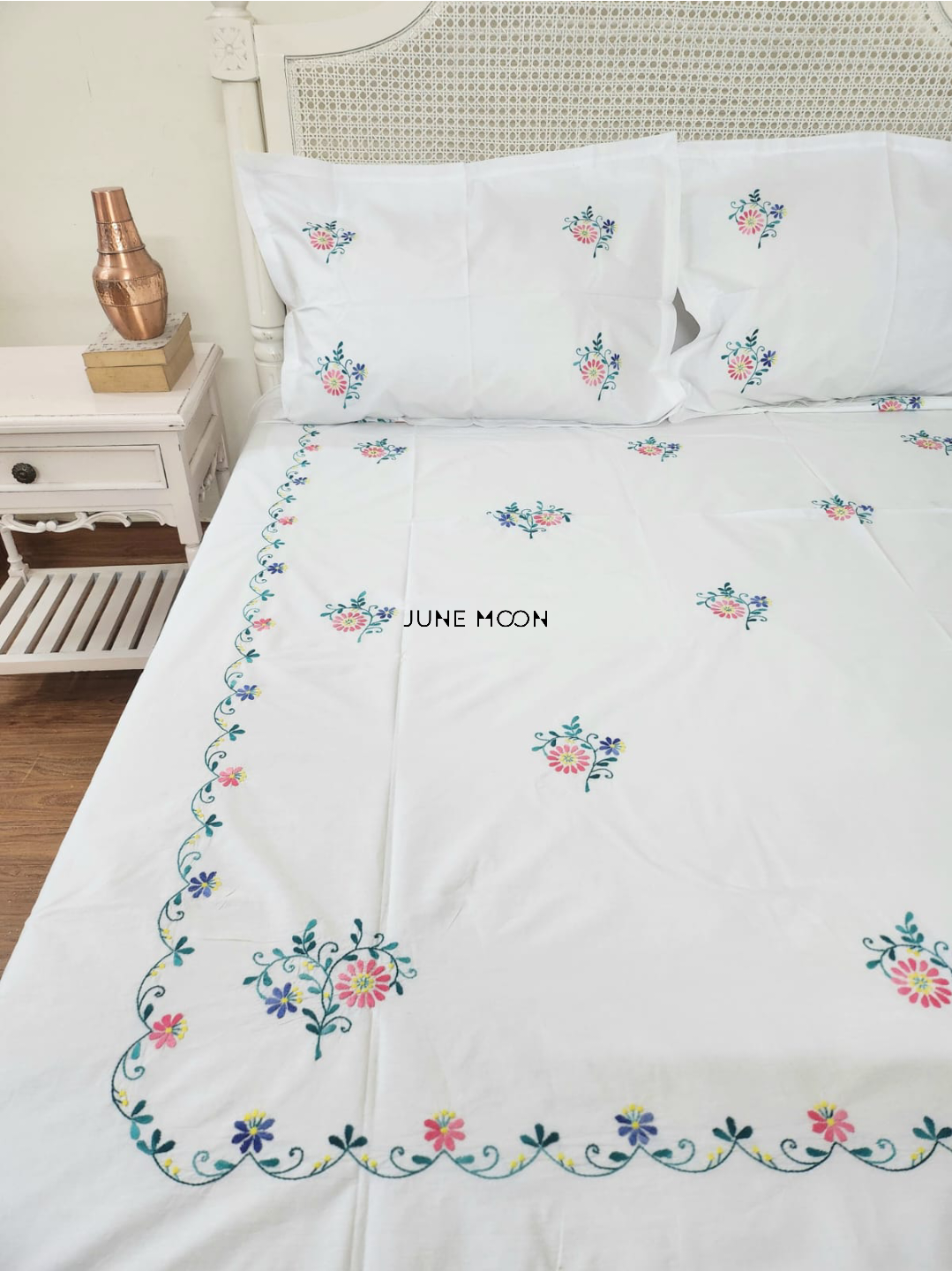 Sophia - Embroidered Bedsheet Set