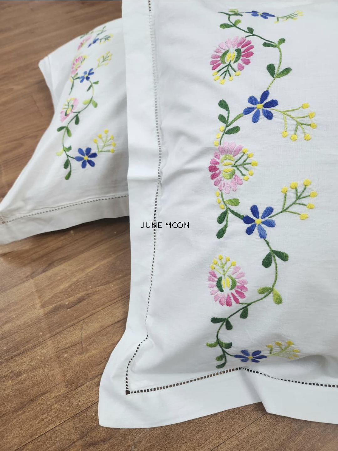 Bella - Set Of 2 Embroidered Pillow Cases