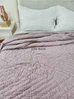 Load image into Gallery viewer, Paradise - Solid Cotton Quilt

