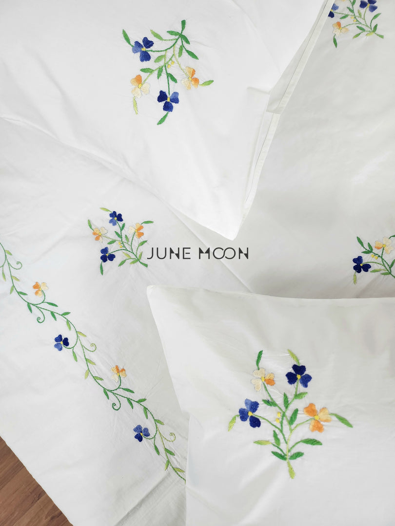 Sophia - Embroidered Bedsheet Set