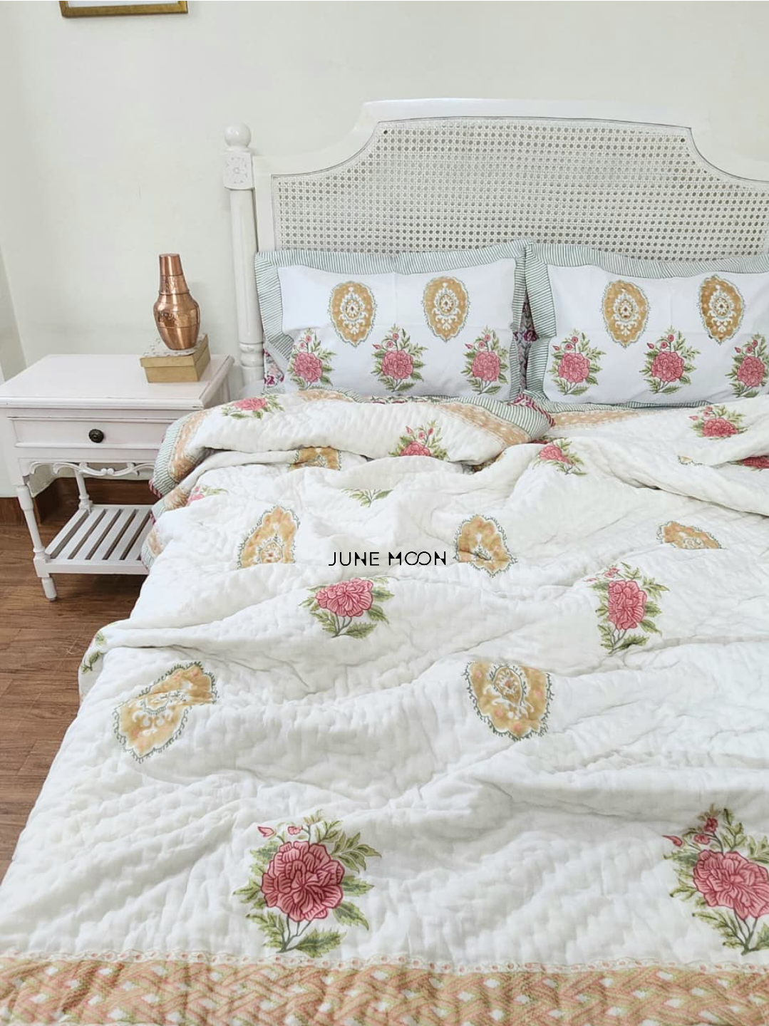 Gulab Mahal - Set of Quilt &amp; Bedsheet