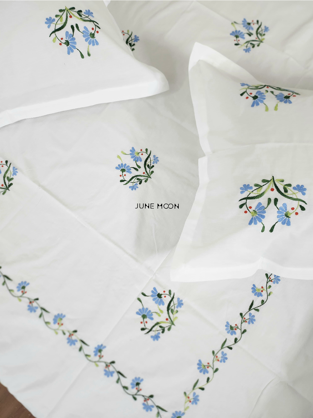 Emma - Embroidered Bedsheet Set