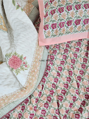 Roseate - Set of Quilt & Bedsheet