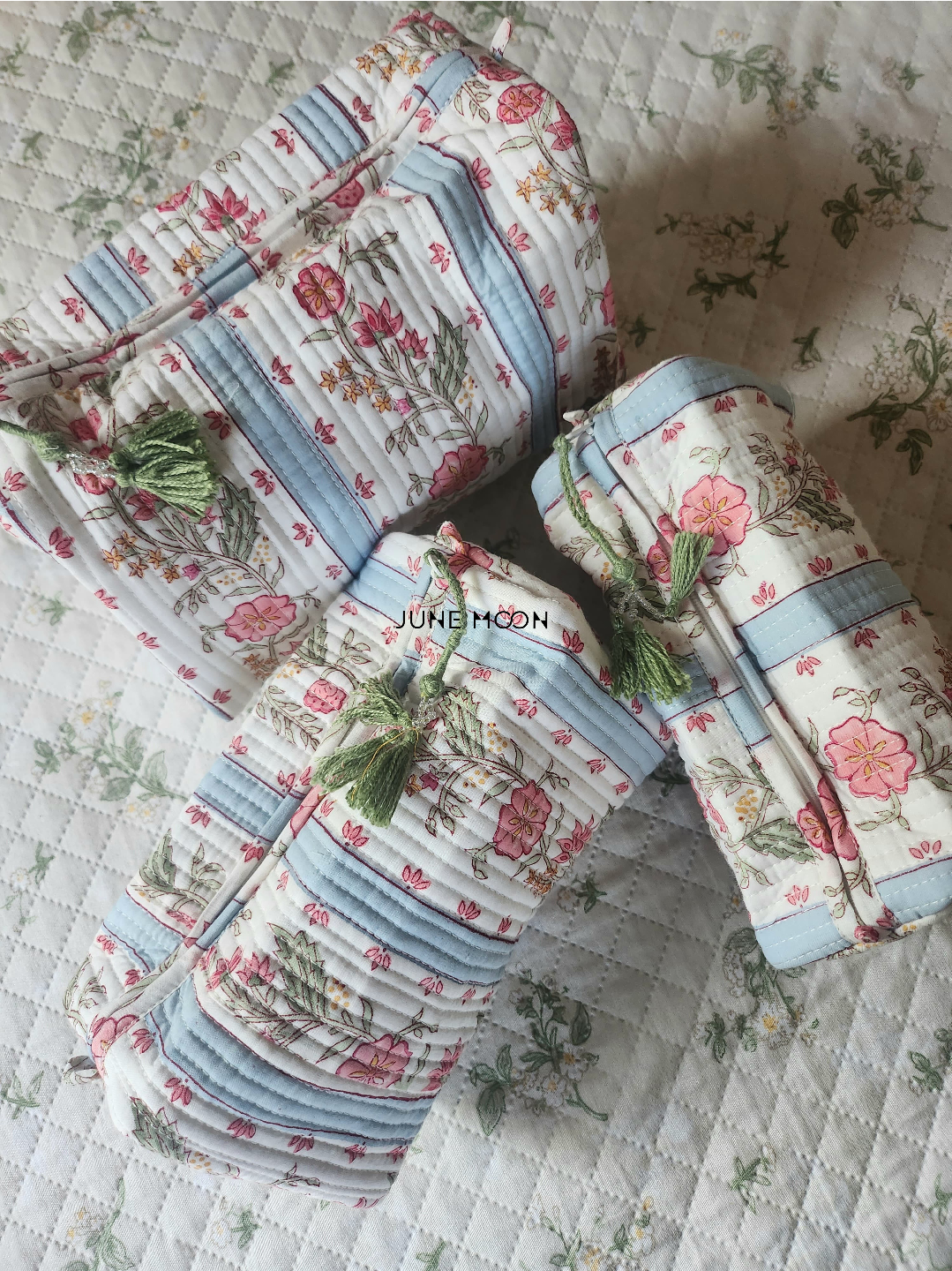Naveli - Set of 3 Cosmetic Bags