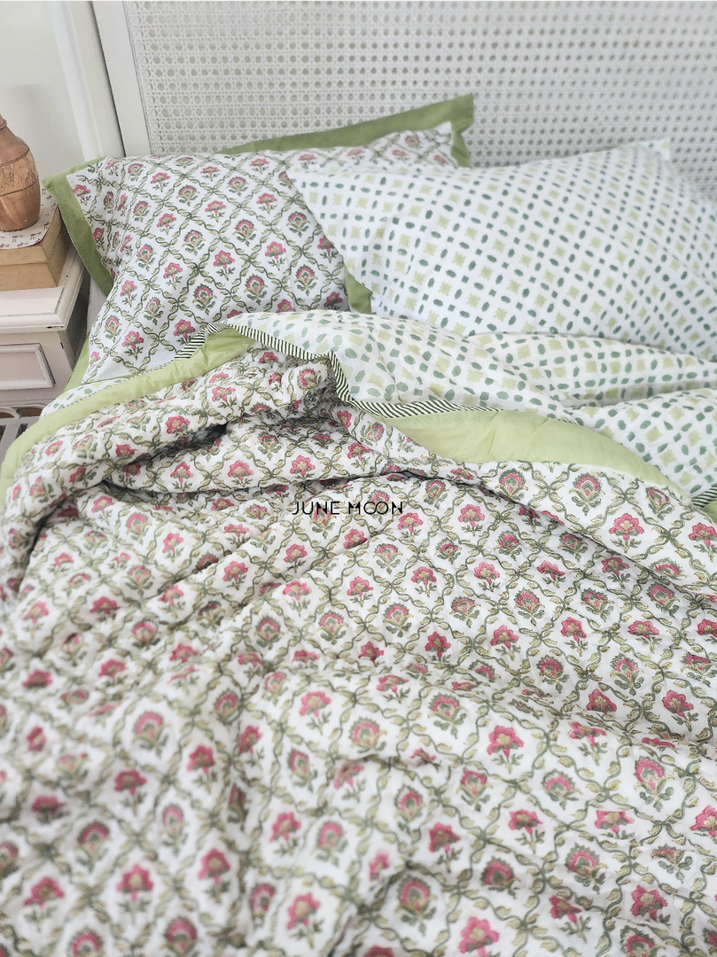 Manmohini - Set of Quilt & Bedsheet