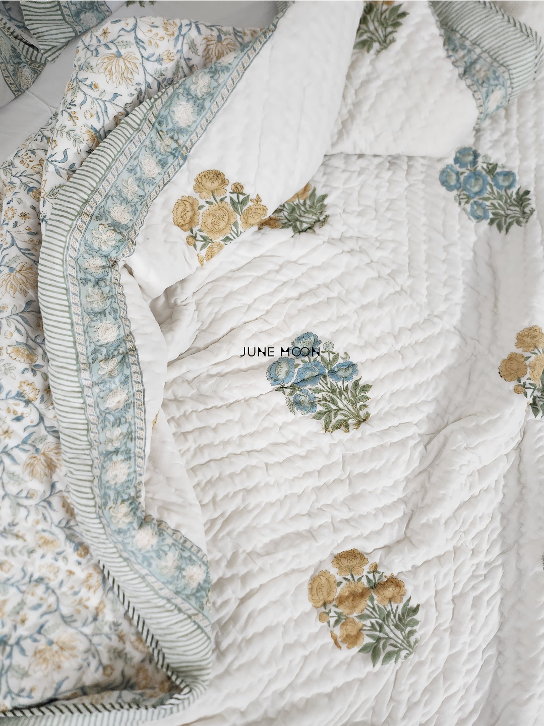 Vintage Whisper - Set of 2 Single Quilts