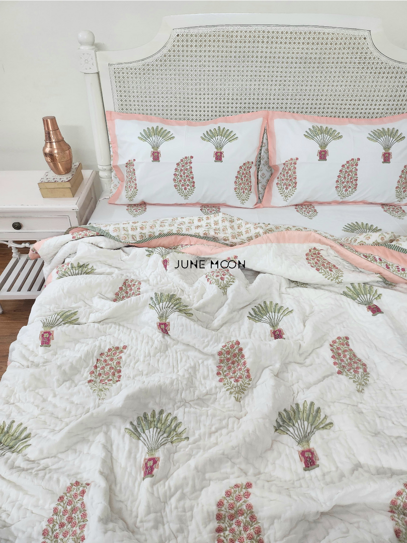 Cosy Coral - Set of Quilt & Bedsheet