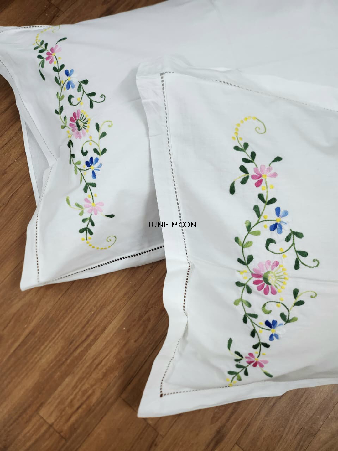 Bella - Set Of 2 Embroidered Pillow Cases