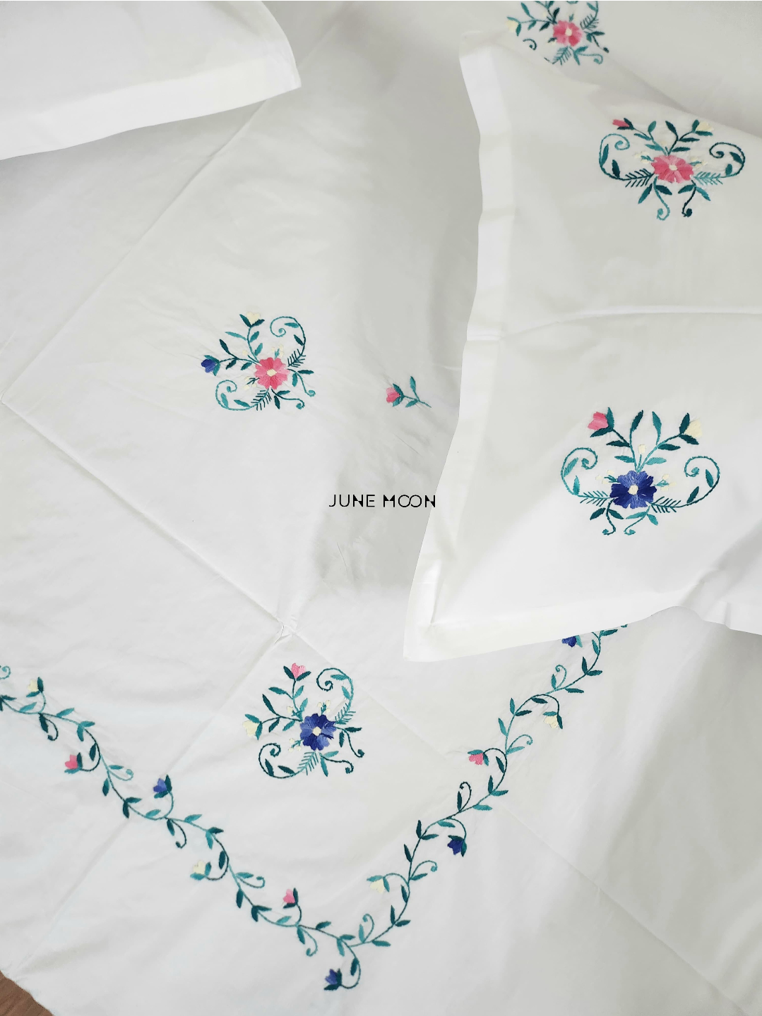 Camille - Embroidered Bedsheet Set