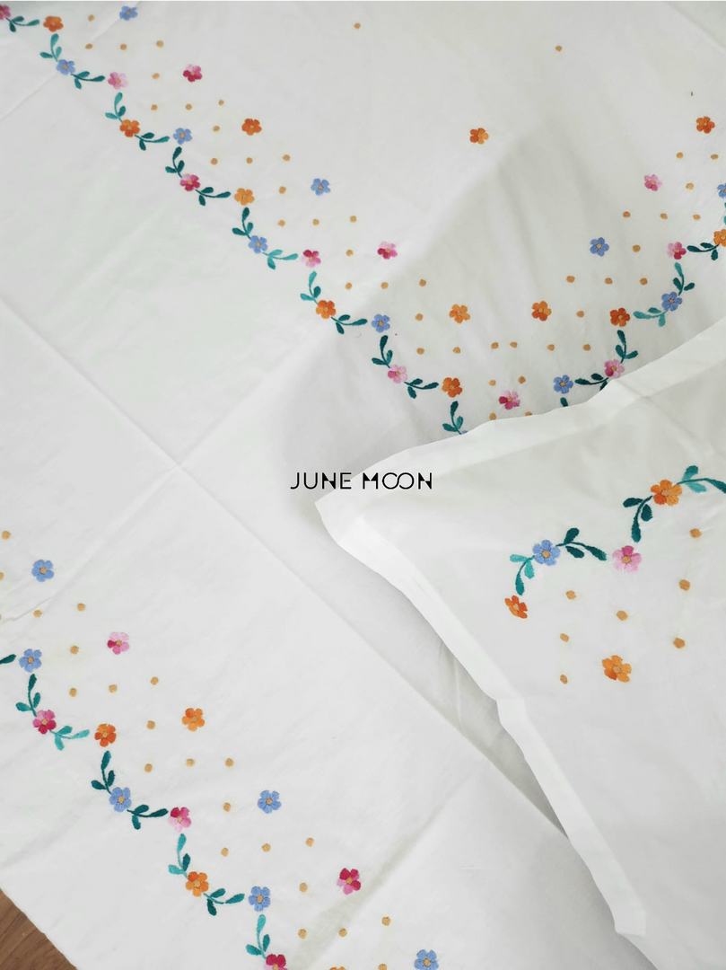 Noa - Embroidered Bedsheet Set