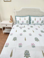 Load image into Gallery viewer, Pretty Woman - Block Printed Bedsheet Set
