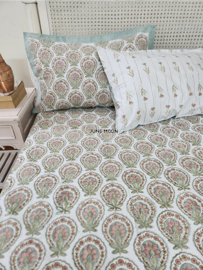 Summer House - Set of Quilt &amp; Bedsheet
