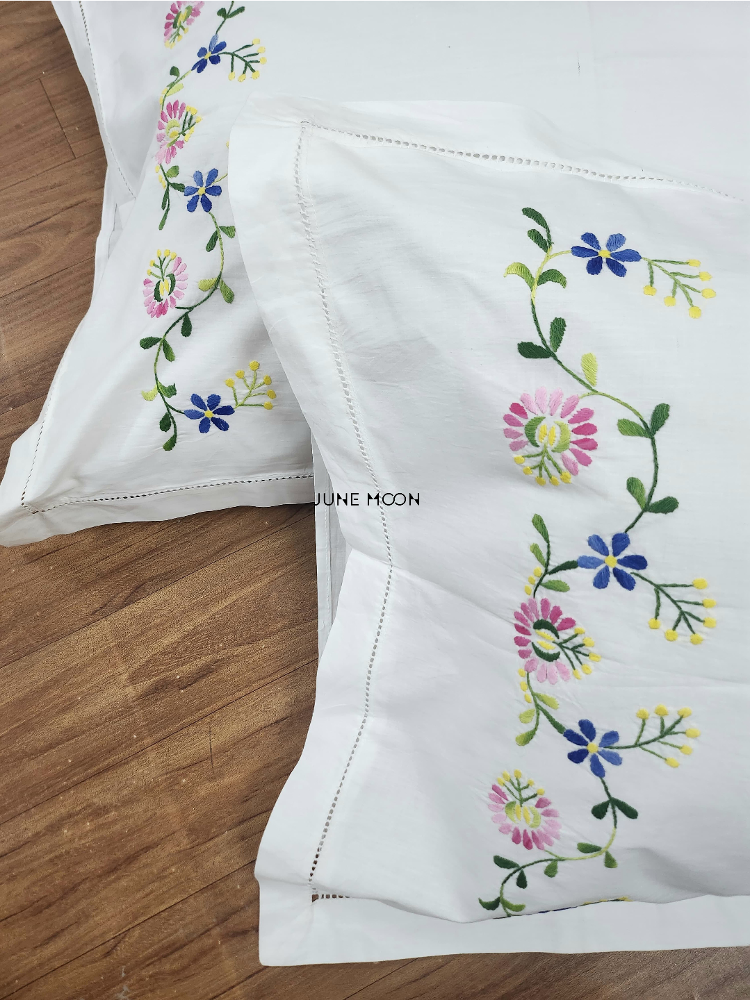 Bella - Set Of 2 Embroidered Pillow Cases