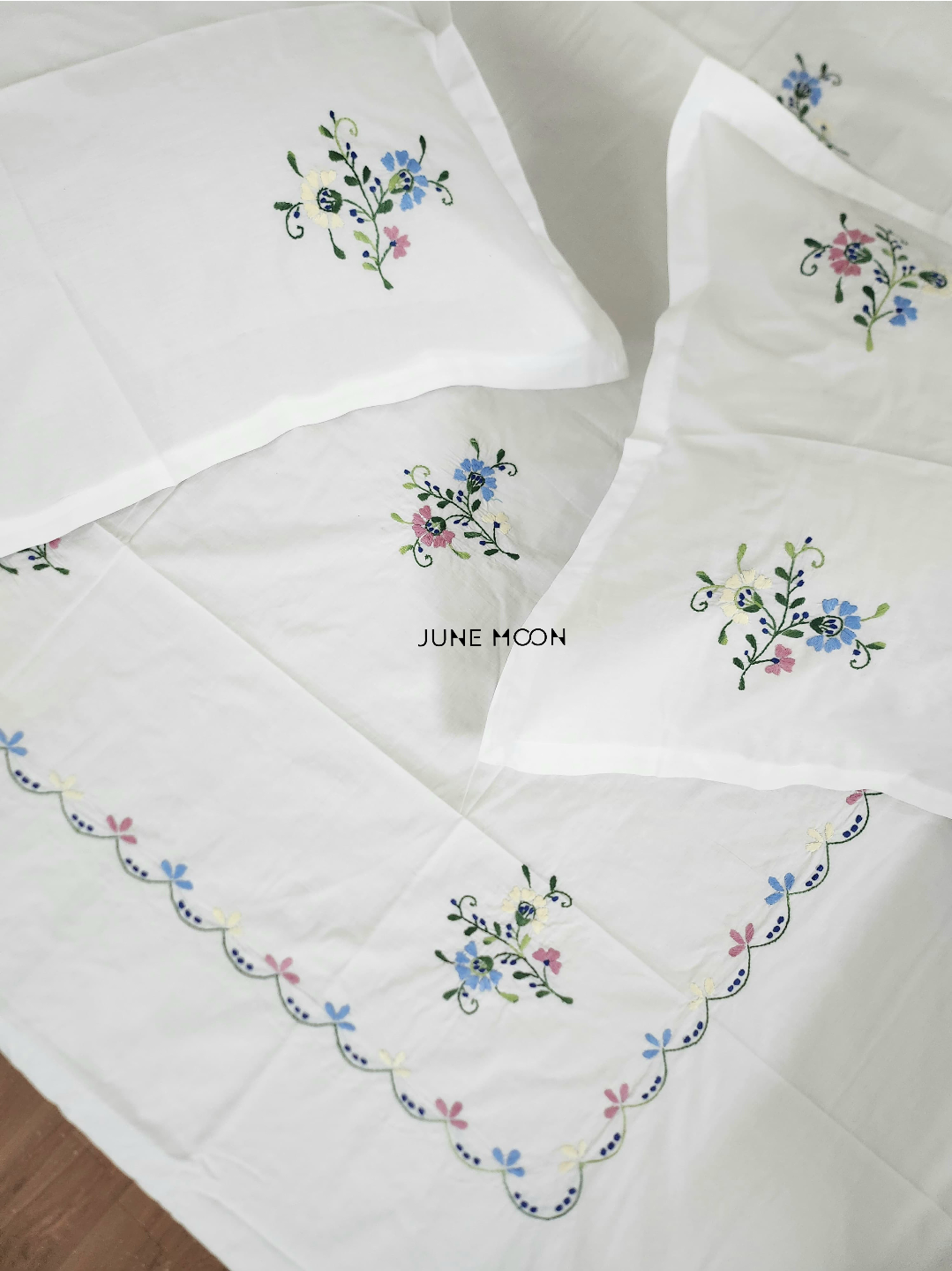 Adele - Embroidered Bedsheet Set