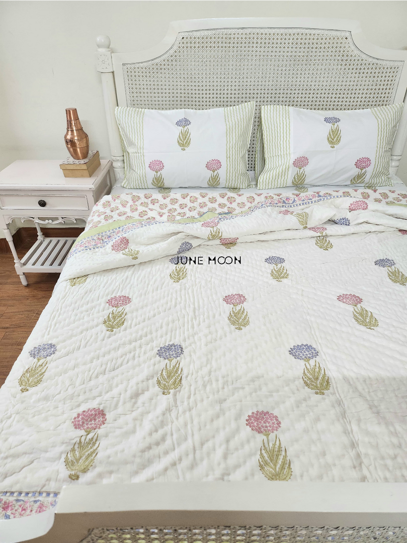 Cosmos - Set of Quilt & Bedsheet