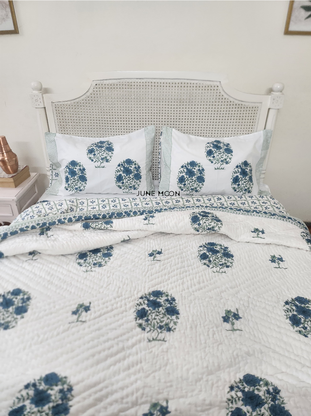 Saanjh - Set of Quilt &amp; Bedsheet