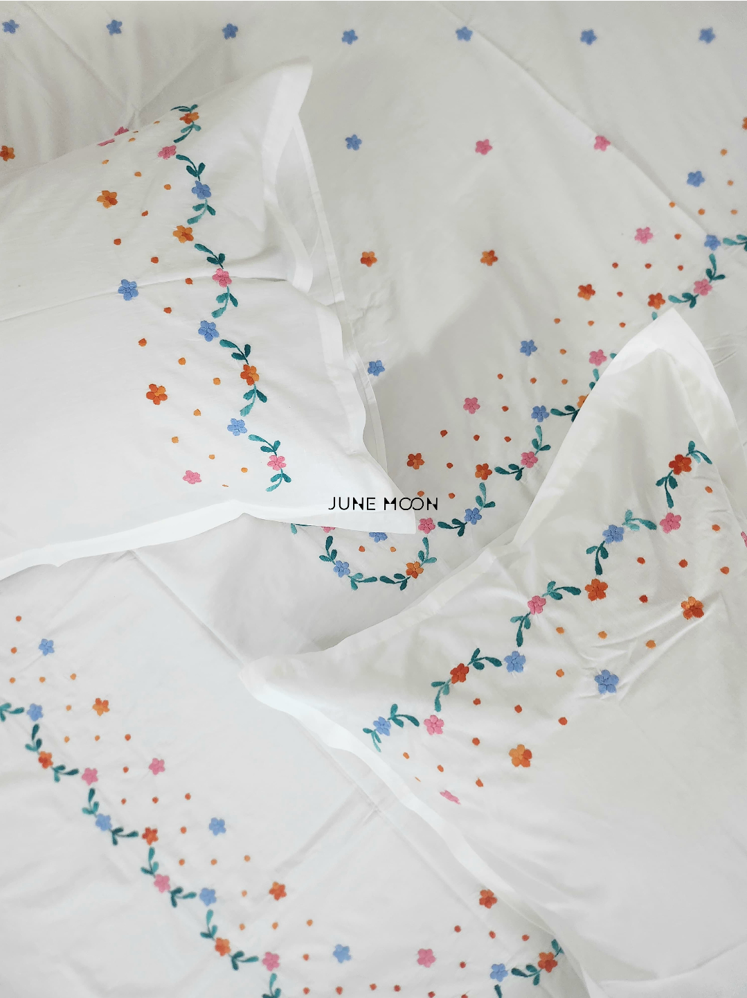 Amberly - Embroidered Bedsheet Set