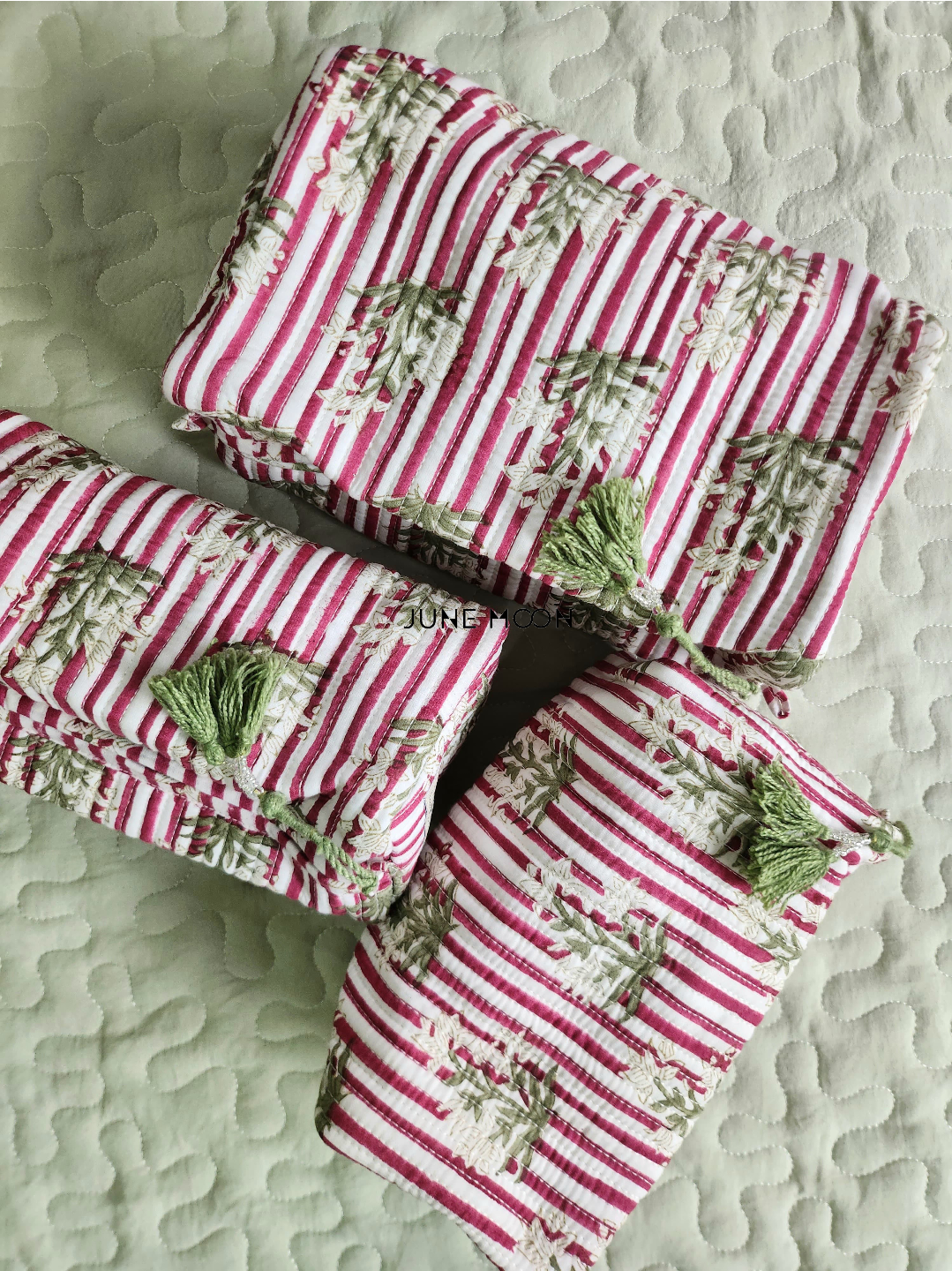 Naveli - Set of 3 Cosmetic Bags