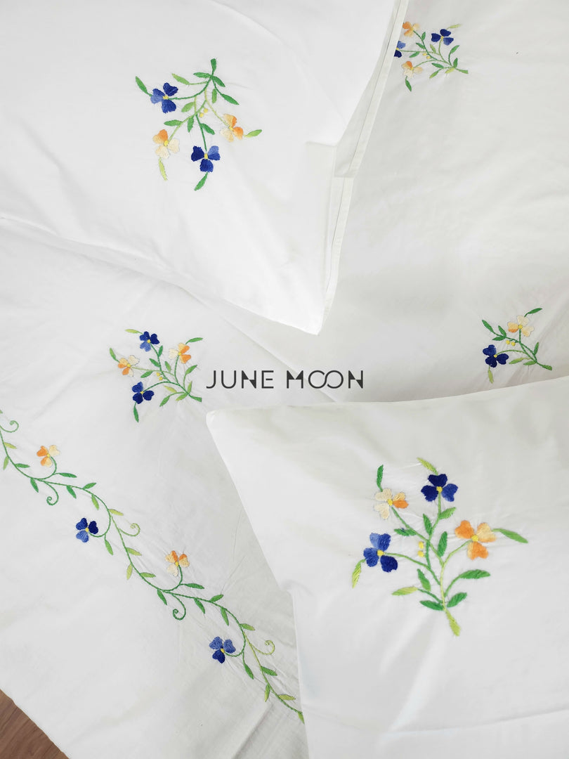 Sophia - Embroidered Bedsheet Set