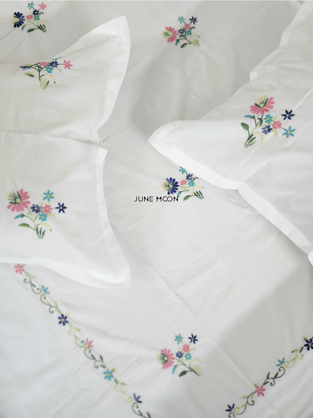 Shirley - Embroidered Bedsheet Set