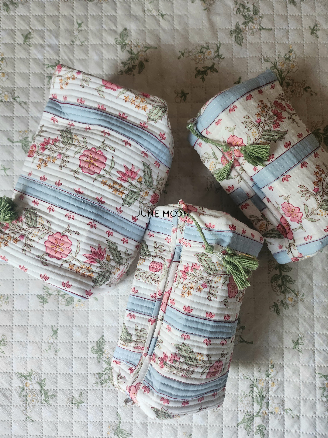 Naveli - Set of 3 Cosmetic Bags