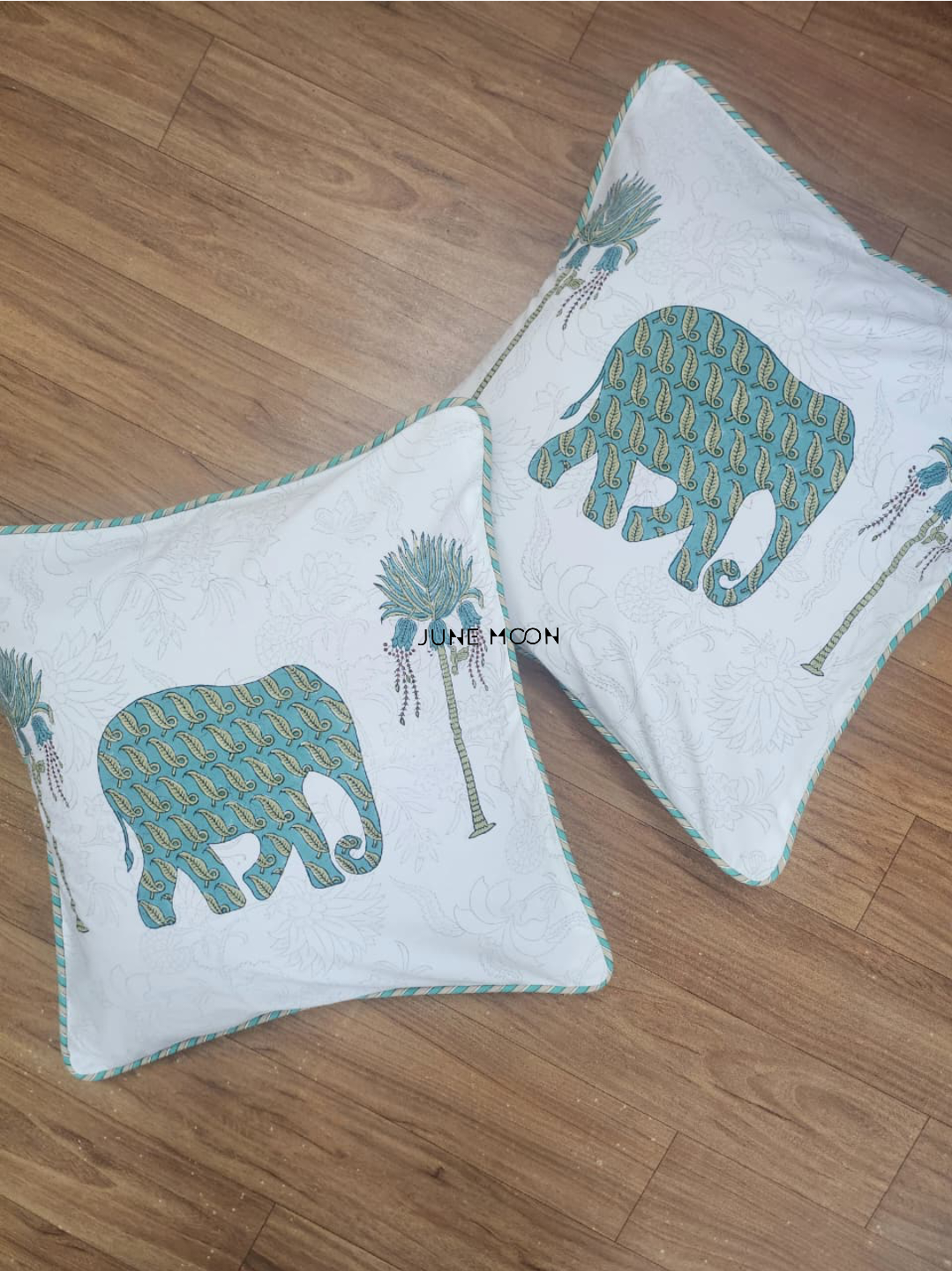 Regal Reign - Set of 2 Cushion Covers
