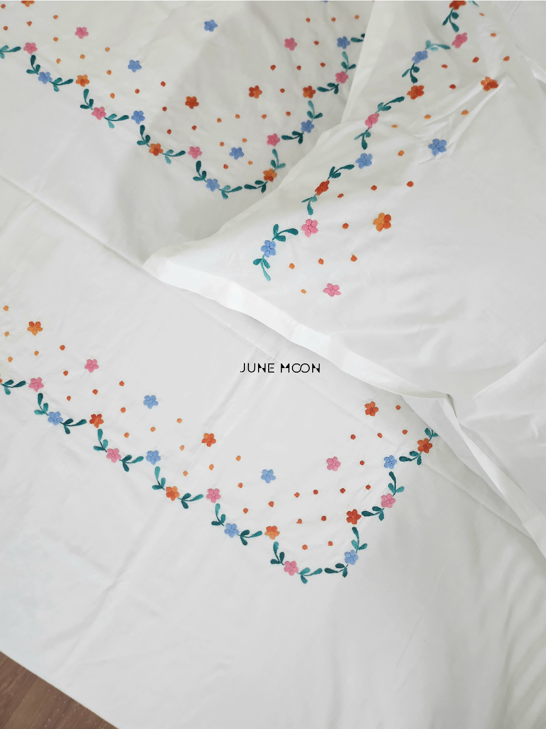Amberly - Embroidered Bedsheet Set