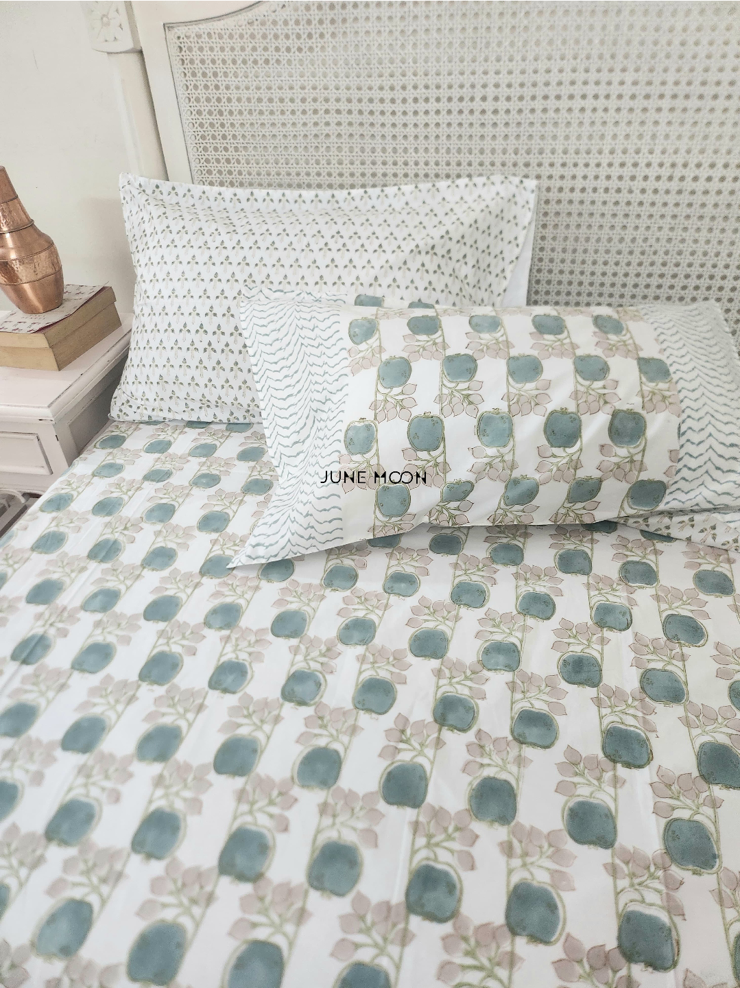 Zehnaseeb - Block Printed Bedsheet Set