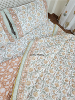 Load image into Gallery viewer, Albeli - Block Printed Muslin Quilt
