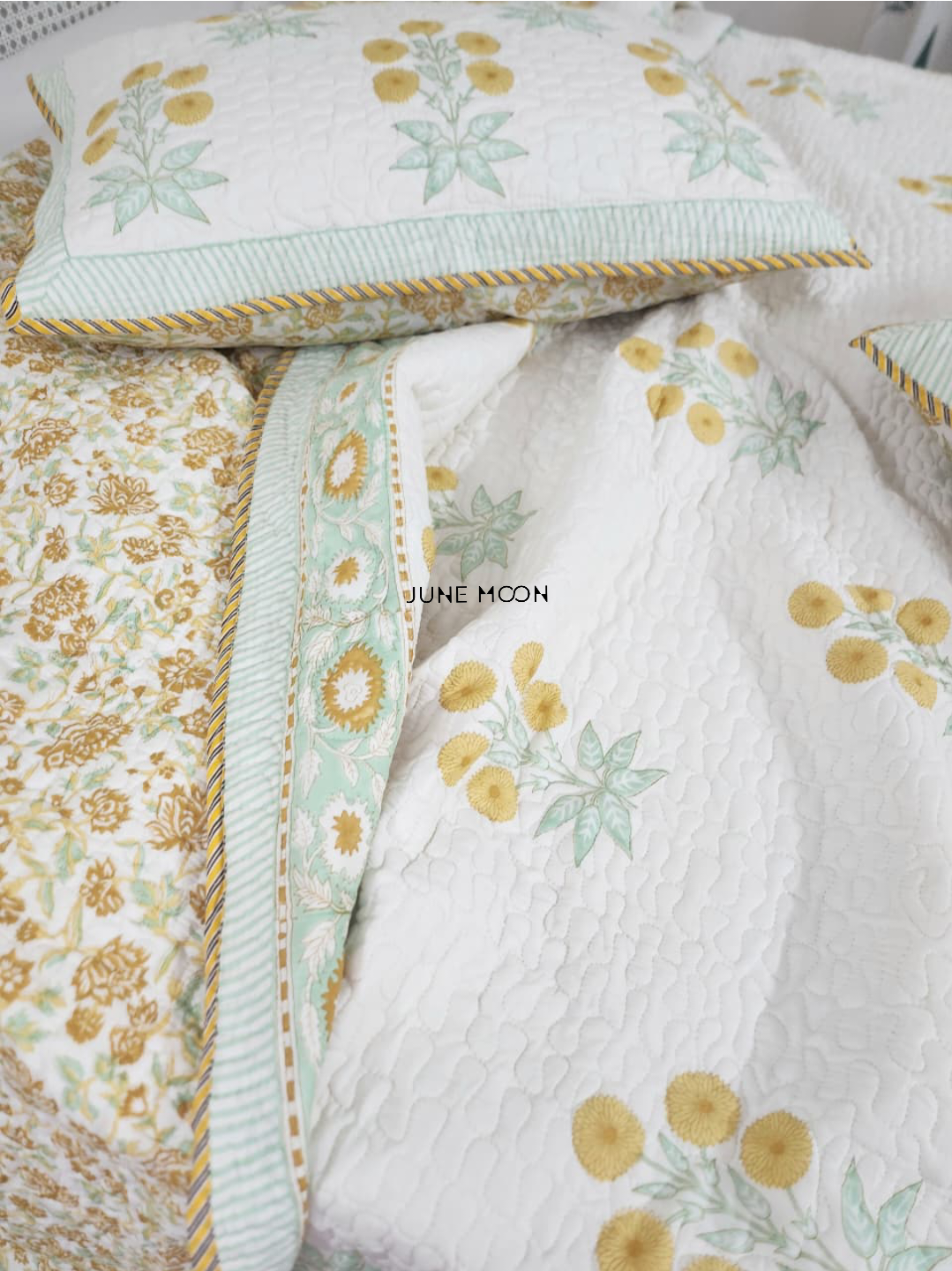 Meethi Dhoop - Quilted Bedcover Set