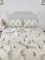 Load image into Gallery viewer, Woodsy Wishes - Block Printed Muslin Quilt (Cream Base)