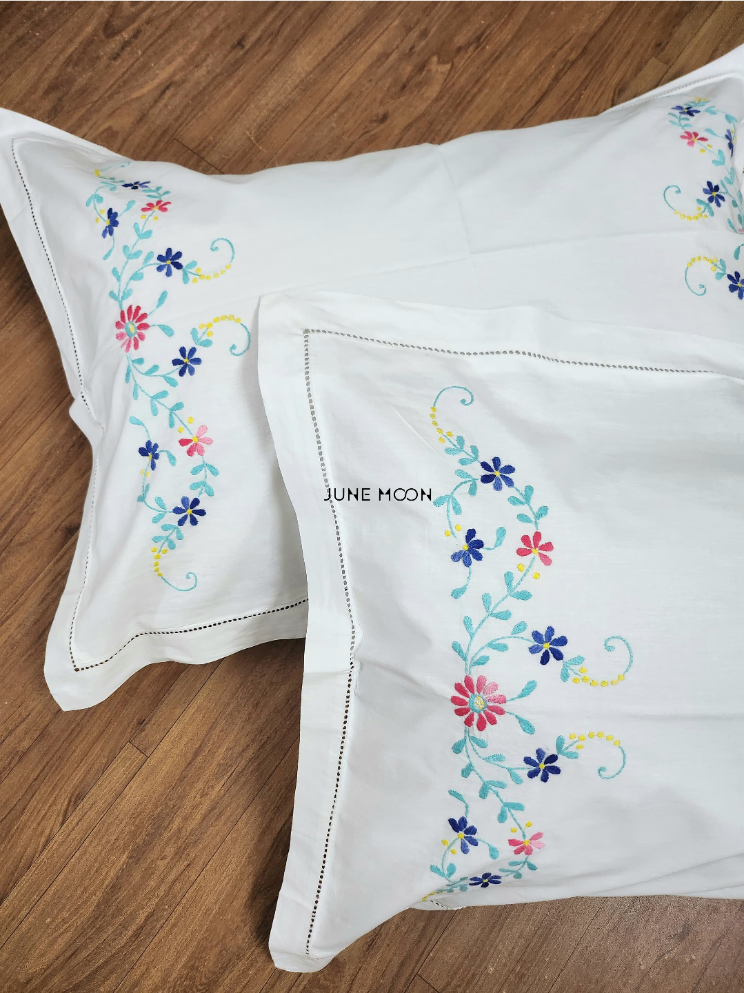 Bella - Set Of 2 Embroidered Pillow Cases
