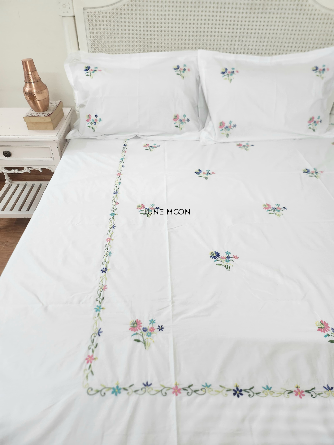 Shirley - Embroidered Bedsheet Set