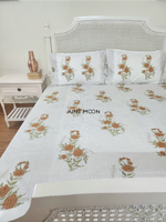 Load image into Gallery viewer, Warm Roses - Set of Quilt &amp; Bedsheet
