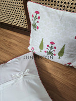 Load image into Gallery viewer, Mehrunisa - Set of 2 Cushion Covers
