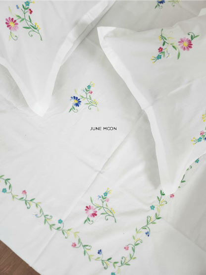 Julia - Embroidered Bedsheet Set