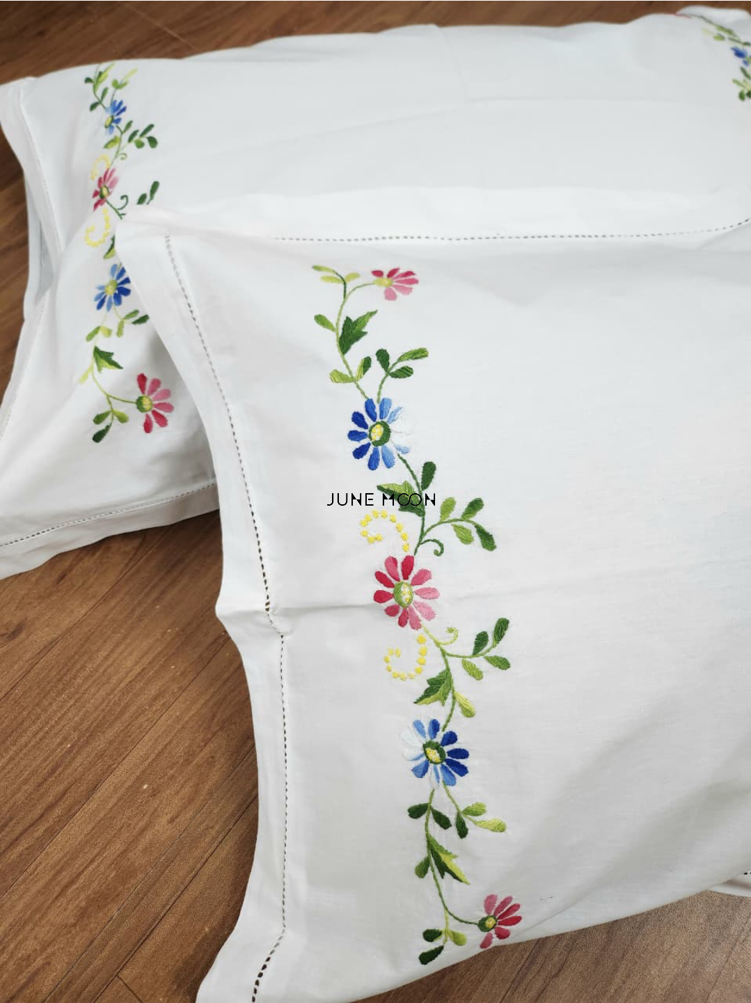 Bella - Set Of 2 Embroidered Pillow Cases