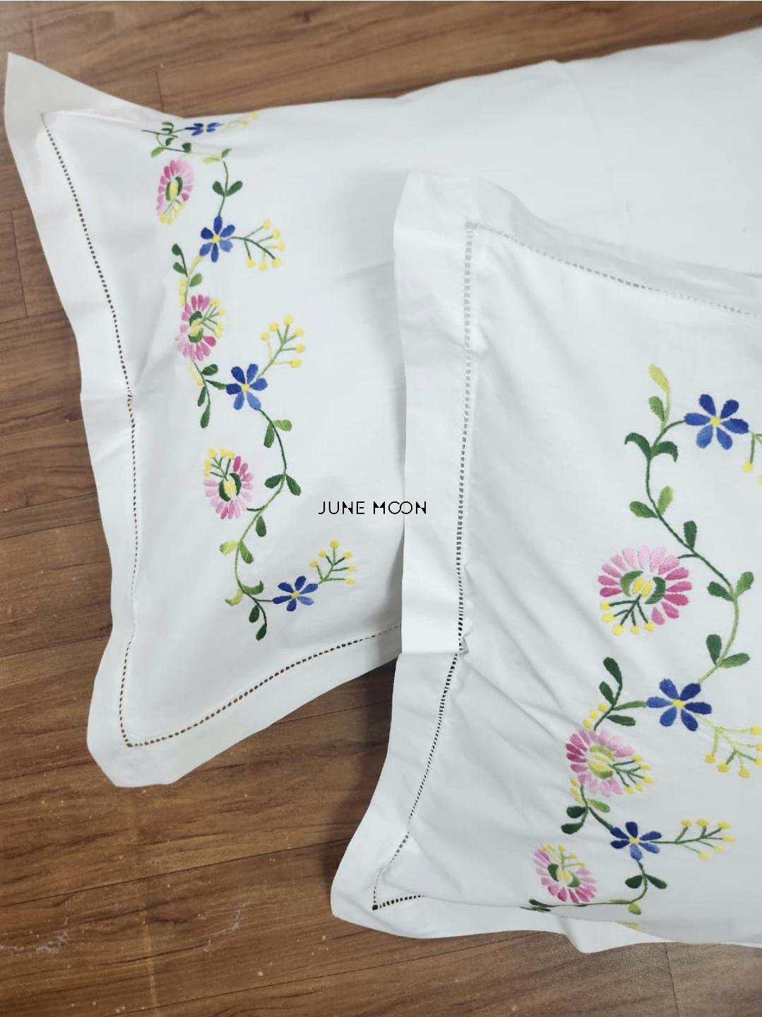Bella - Set Of 2 Embroidered Pillow Cases