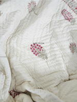 Load image into Gallery viewer, Mehreen - Block Printed Muslin Quilt