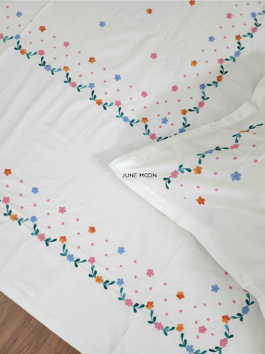 Marie - Embroidered Bedsheet Set
