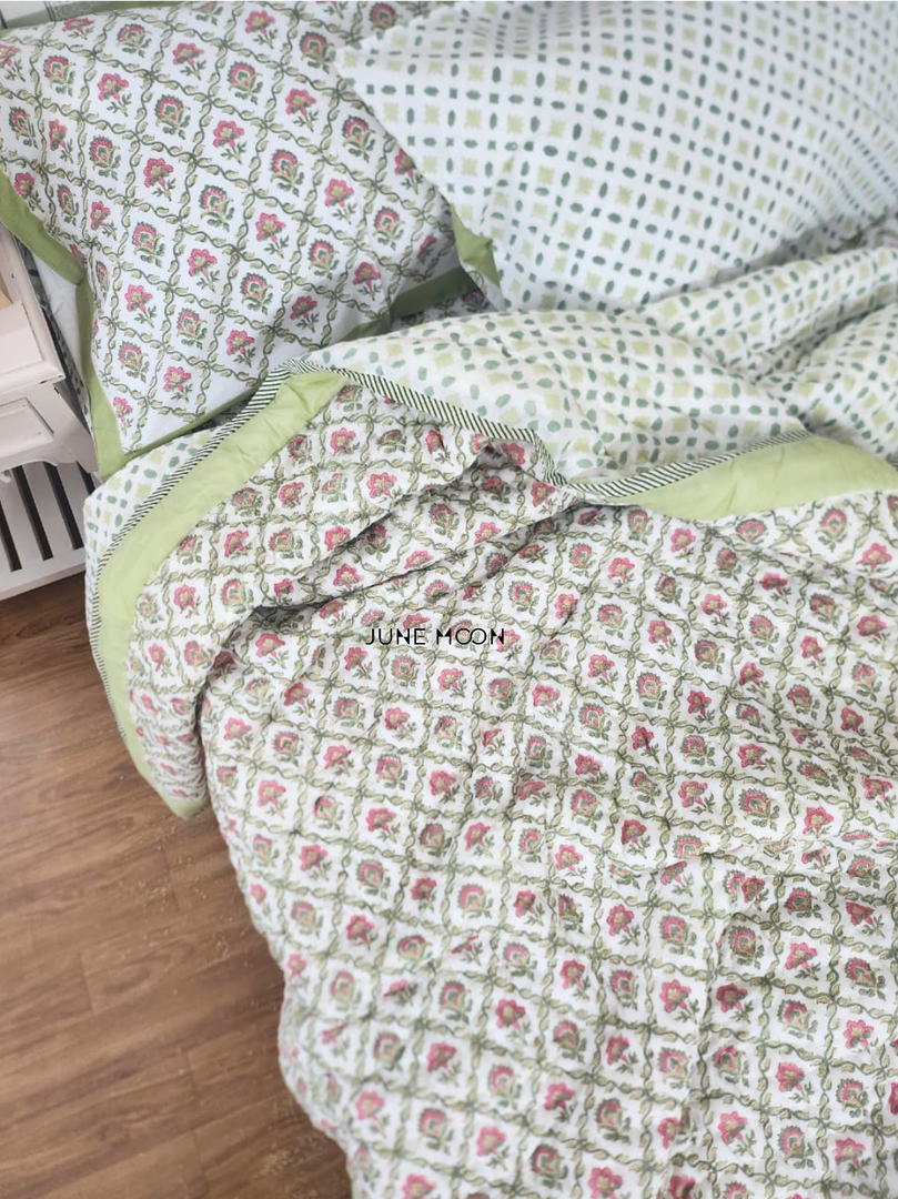 Manmohini - Set of Quilt & Bedsheet
