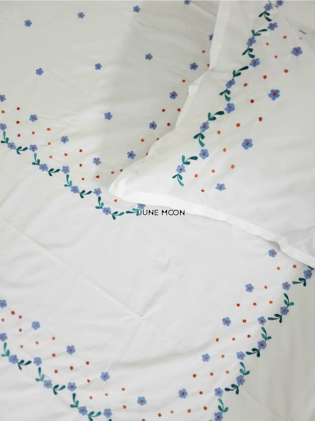 Freda - Embroidered Bedsheet Set