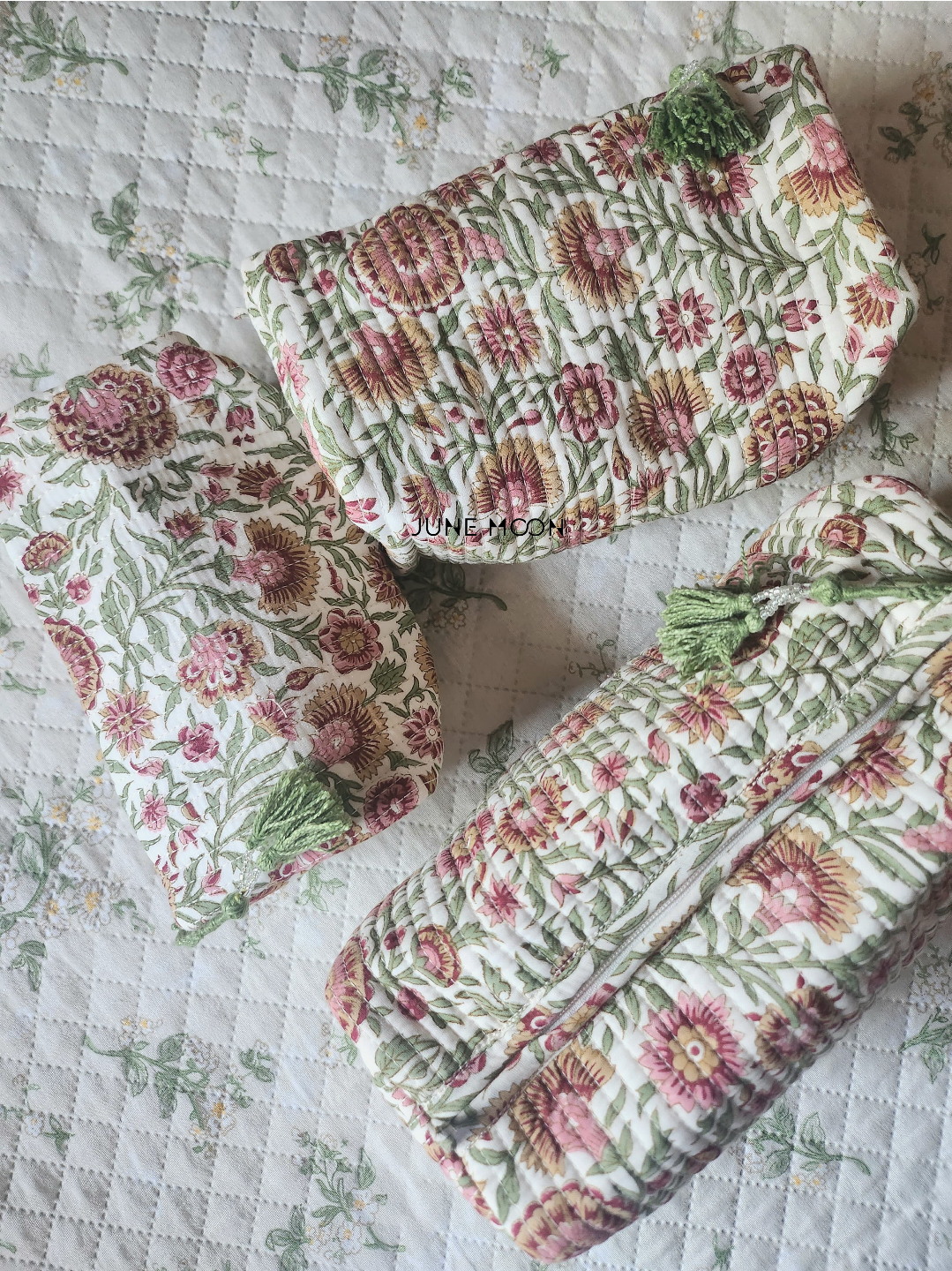 Naveli - Set of 3 Cosmetic Bags