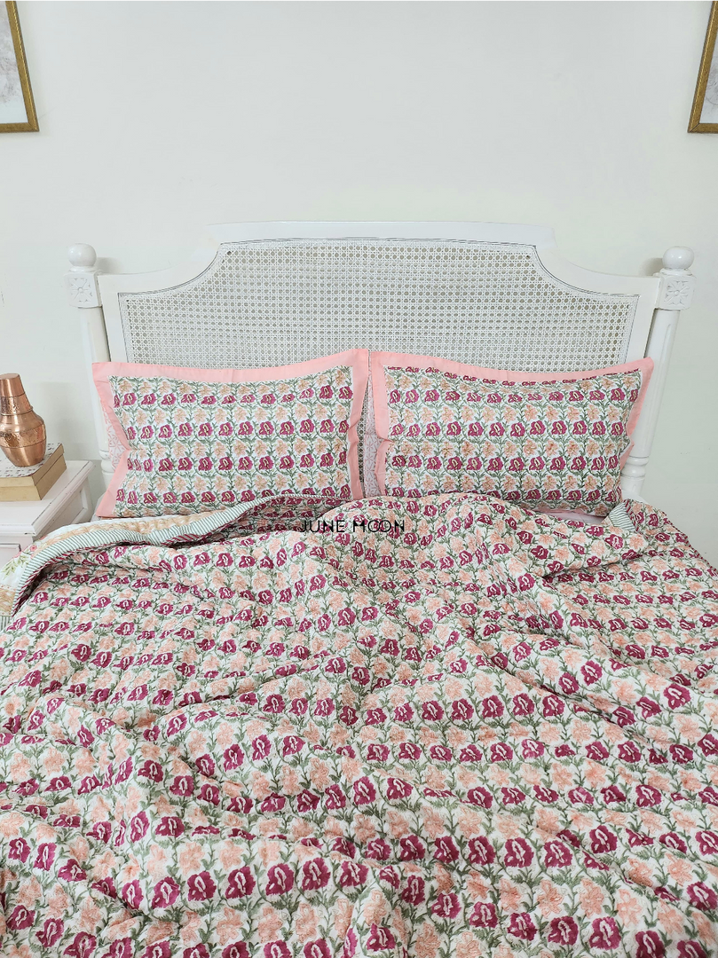 Roseate - Set of Quilt & Bedsheet