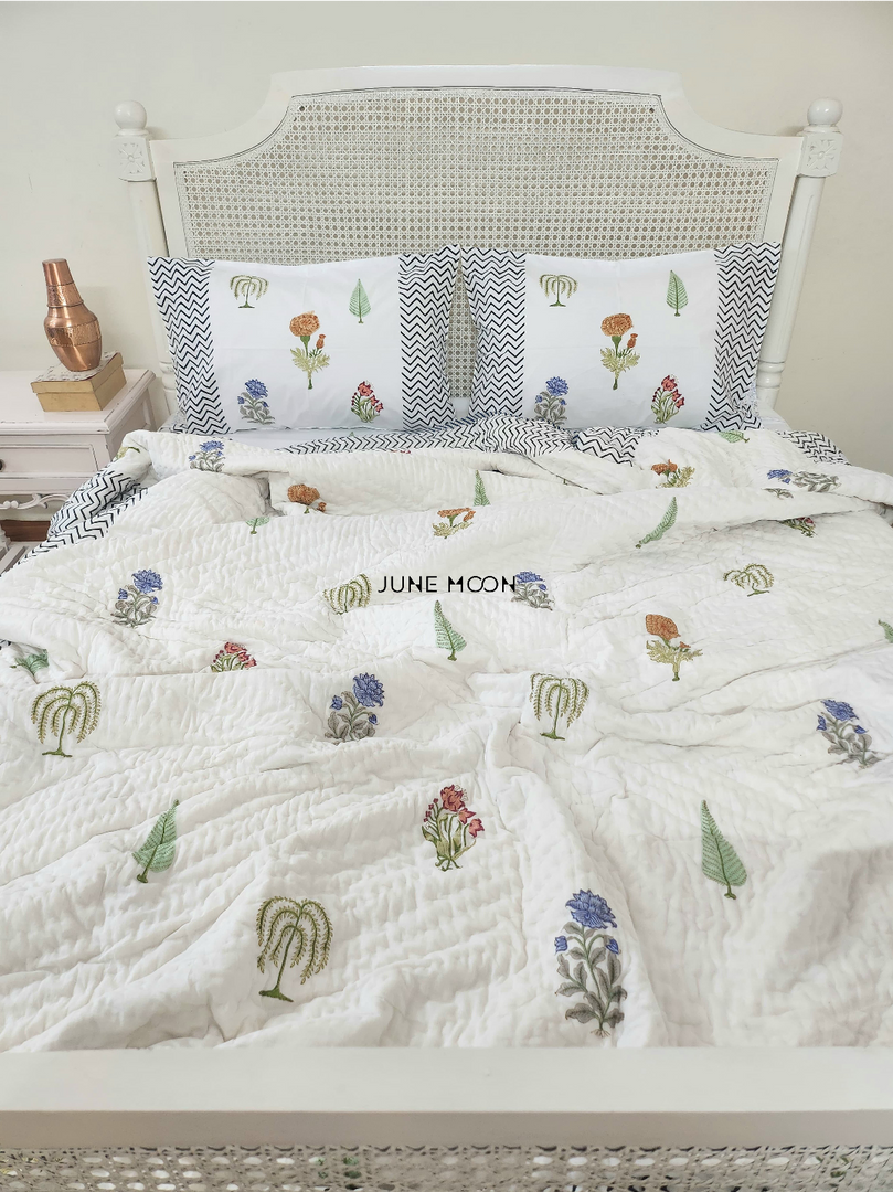 Core Hues - Set of Quilt & Bedsheet